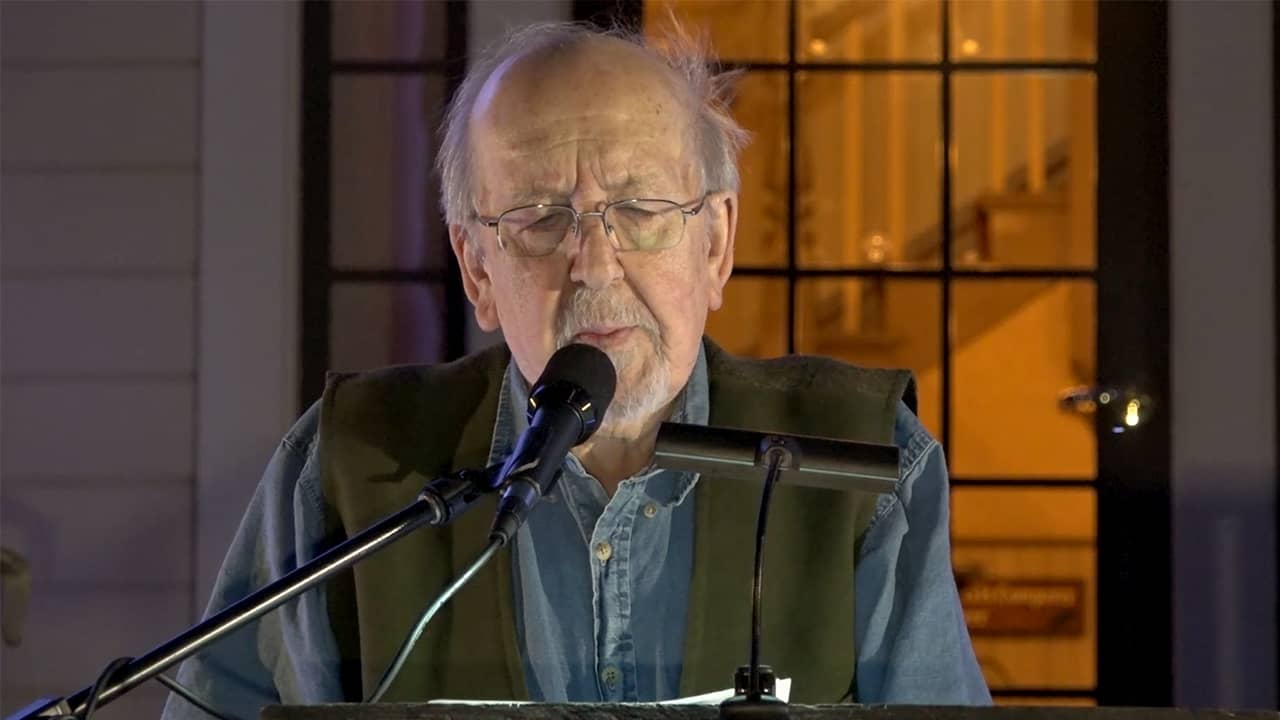 Photo of Peter Everwine reading